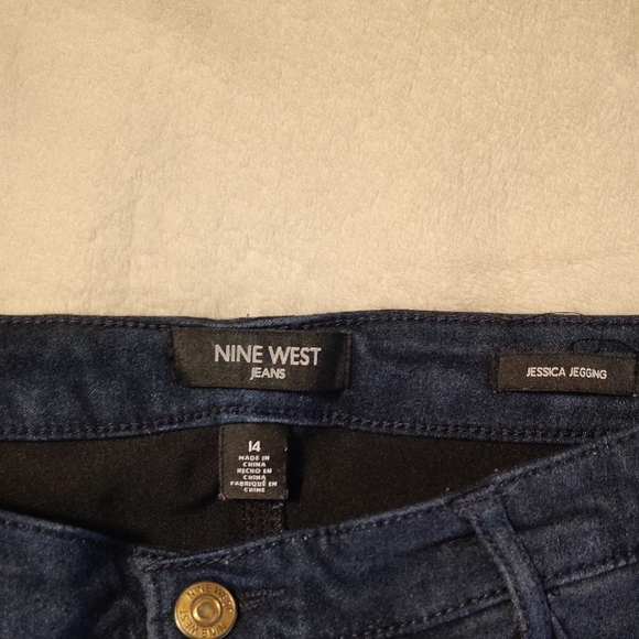 Nine West Dark Blue Skinny Jeans - Picture 3 of 6